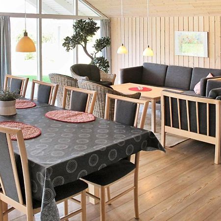 8 Person Holiday Home In V Ggerl Se Bøtø By 외부 사진