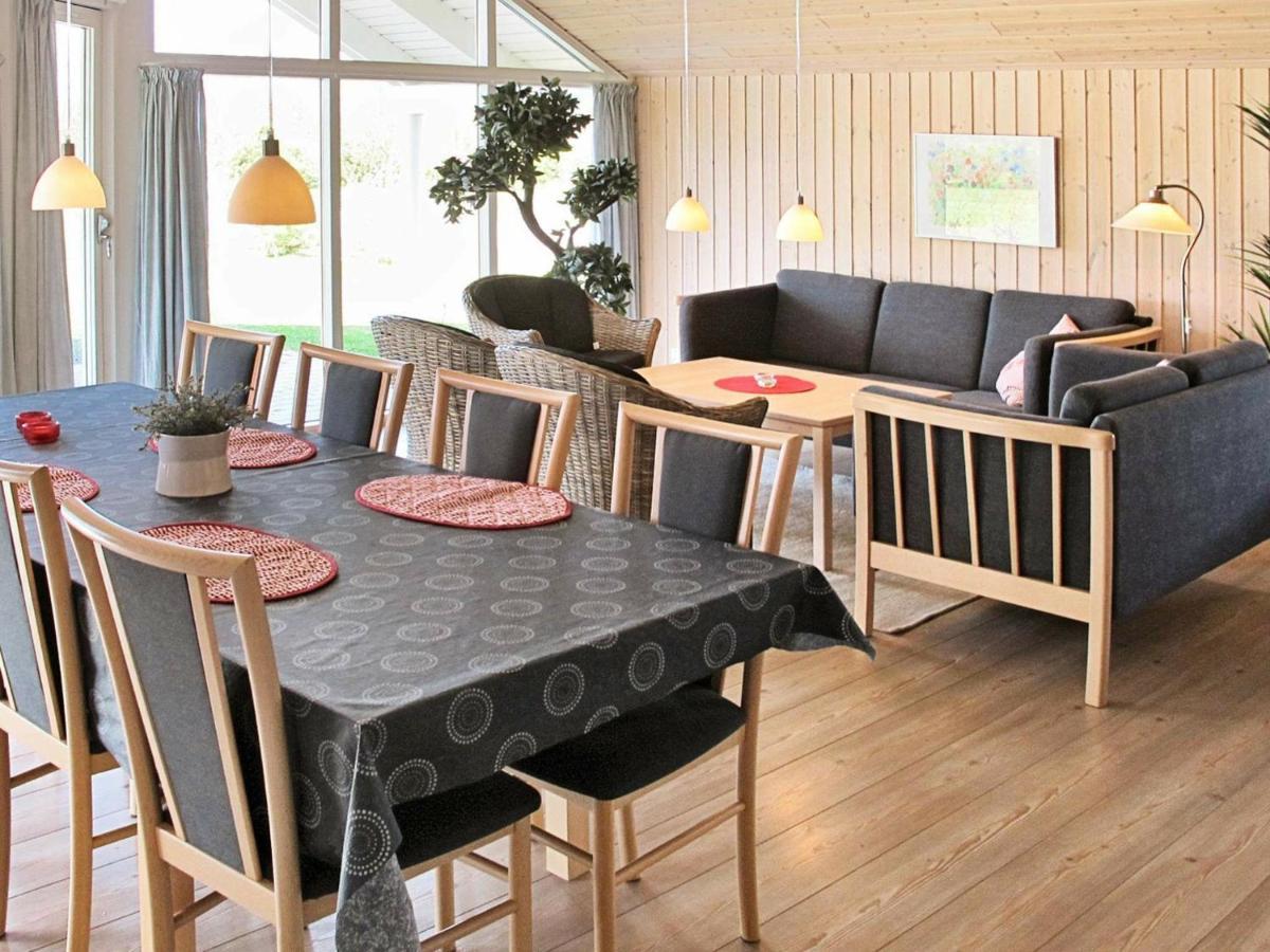 8 Person Holiday Home In V Ggerl Se Bøtø By 외부 사진